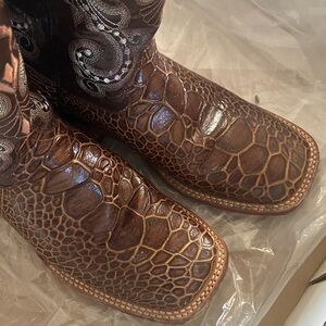 Women’s Ferrini boots.